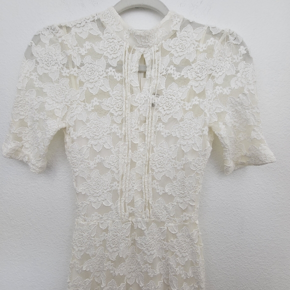Cherry Koko Made in Korea Off White Lace Overlay Dress - Picture 3 of 14